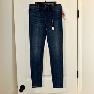 Love by Liverpool Abby Skinny Jeans